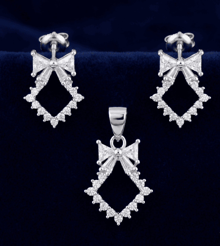 Royal Bow Halo Spark Set (Studs & Pendant)