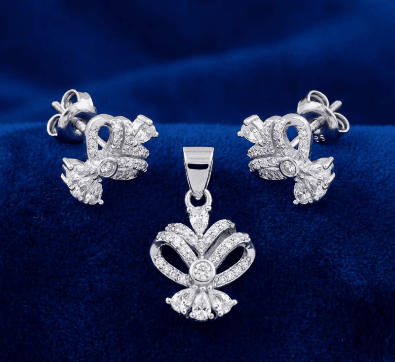 Swan Grace Spark Set (Studs & Pendant)